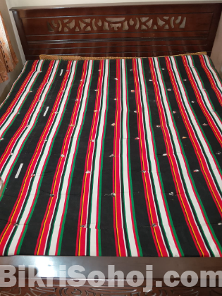 খাট ও জাজিম সহ বিক্রি করা হবে